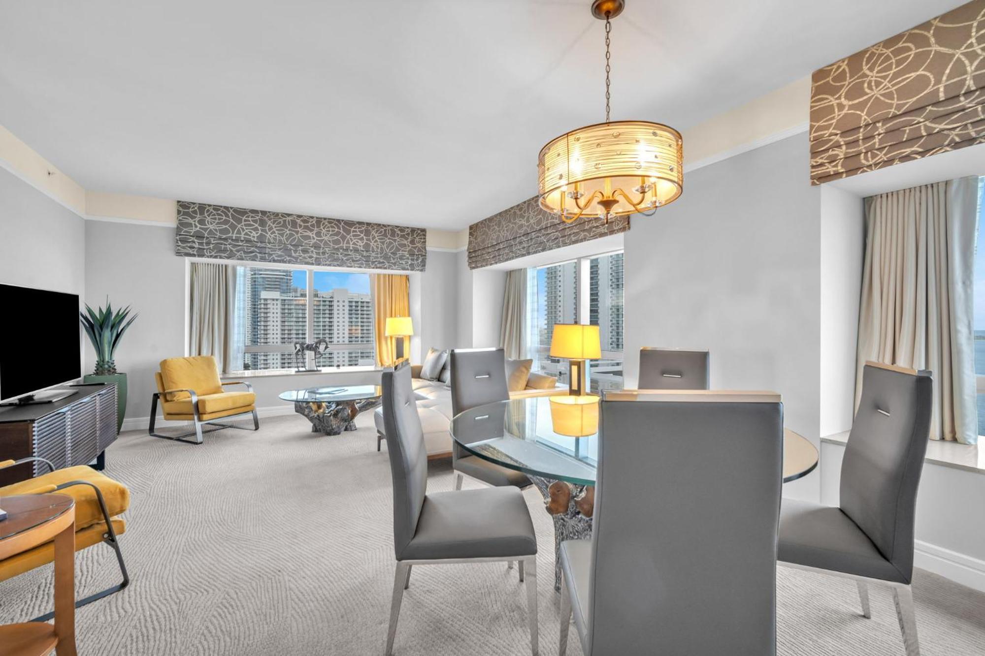 2 Bedroom Or King Studio Suites Four Seasons Hotel Miami Free Wi-Fi & Free Parking エクステリア 写真