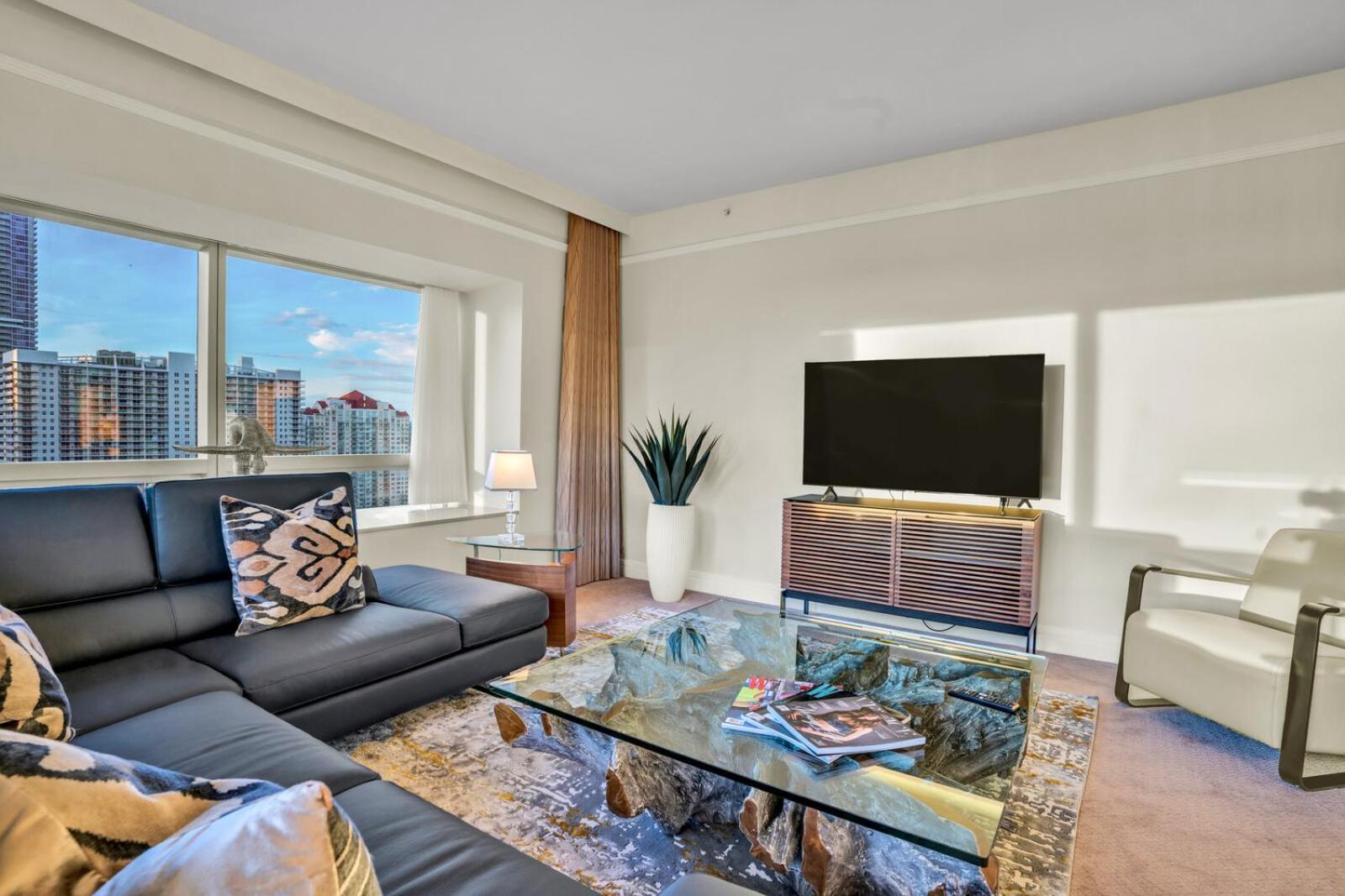 2 Bedroom Or King Studio Suites Four Seasons Hotel Miami Free Wi-Fi & Free Parking エクステリア 写真
