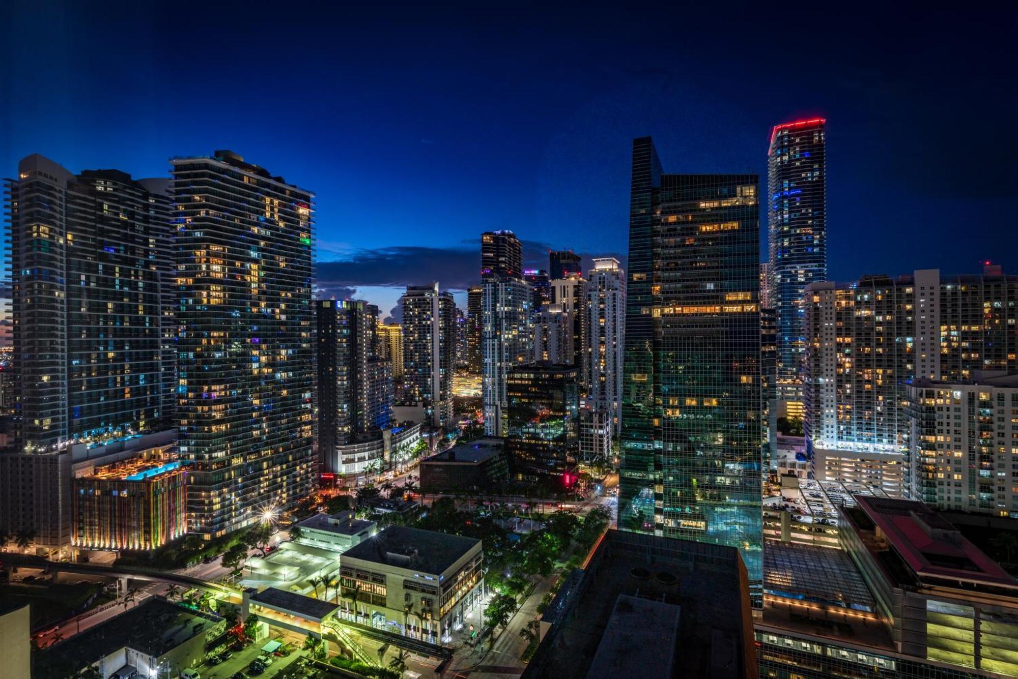 2 Bedroom Or King Studio Suites Four Seasons Hotel Miami Free Wi-Fi & Free Parking エクステリア 写真